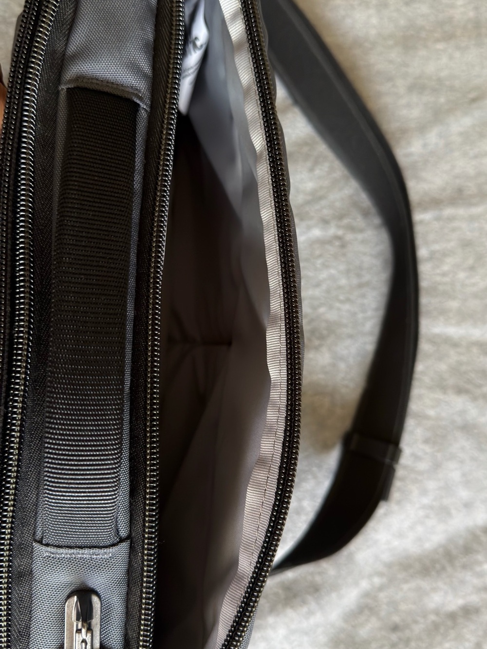 Pacsafe slate Crossbody Sling Bag - Anti-Theft - Picture 7 of 7